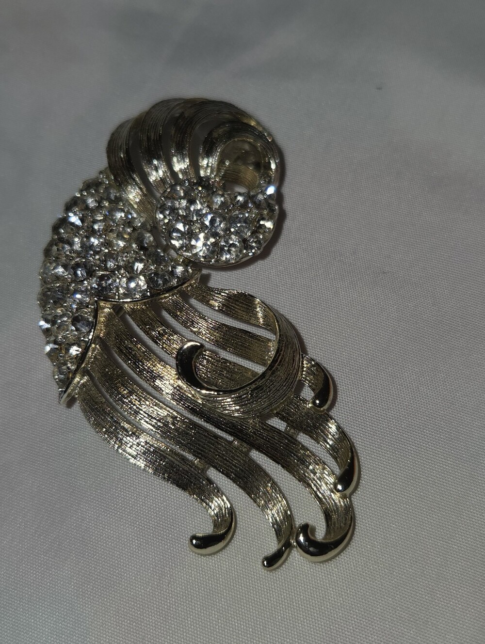 Vintage Lisner Brooch Pin Rhinestone Pin 2 3/8”